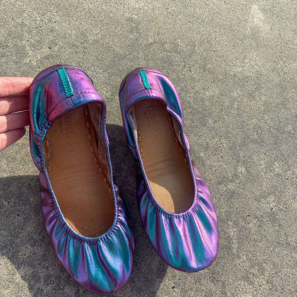 Custom painted Purple & Teal color shift Tieks - Picture 2 of 7